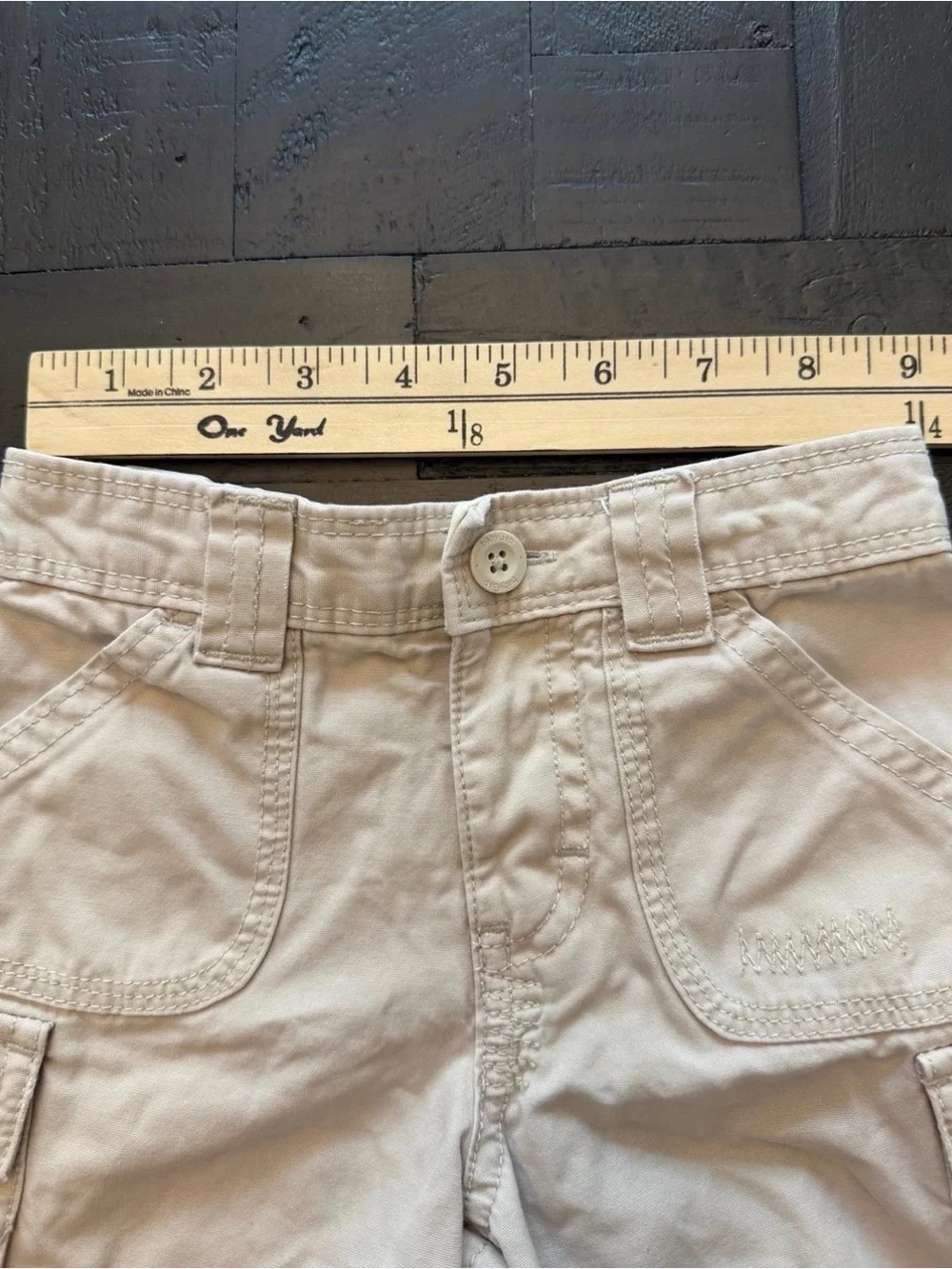 Vintage GAP Boys Cargo Shorts in Light Beige